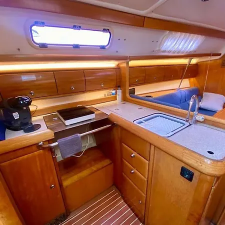 - Wind - Comodo Velero En Båthotell